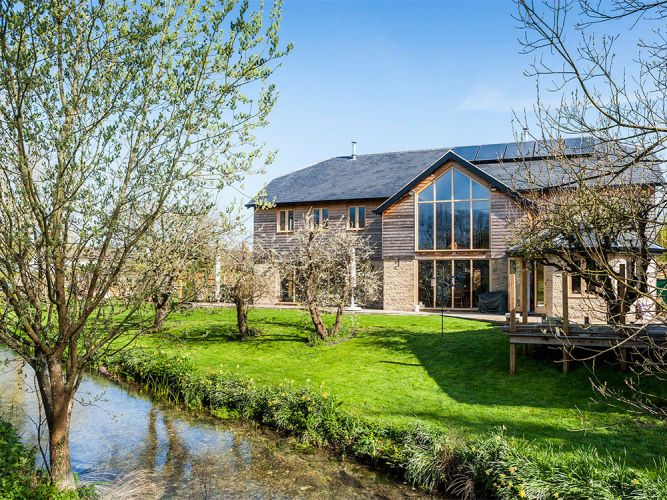 ARTICLES-BLOG-REPLACEMENT-SELF-BUILD-CONTEMPORARY-BARN,-WYLYE-VALLEY